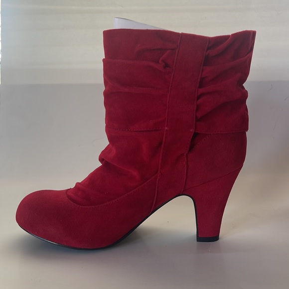Quipid red ankle boots. - Picture 11 of 14